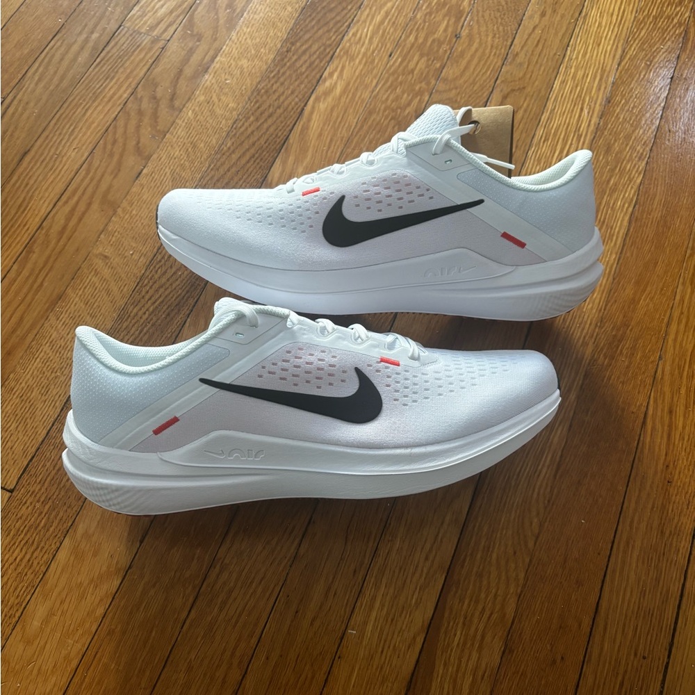 Nike Air Winflo 10 White Black Red Running Shoes DV4022-100 Men’s 9.5
